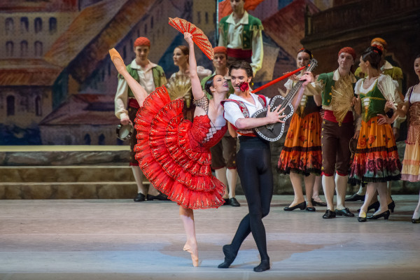 Maria Alexandrova  y Vladislav Lantratov  del Ballet Bolshoi, en "Don Quijote" presentado por Lincoln Center Festival. Foto: Stephanie Berger. Gentileza LCF.