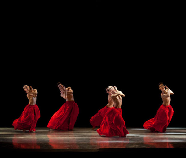 El programa aniversario de los 50 años del Boston Ballet cerró en el Lincoln Center de Nueva York con “Bella Figura” de Jiri Kylian. Foto: Rosalie O'Connor. Gentileza BB.