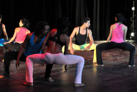 El Teatro Martí recibió a Endedans, compañía de danza contemporánea con residencia en la provincia de Camagüey. . Foto Gabriel Dávalos. Gentileza Endedans.