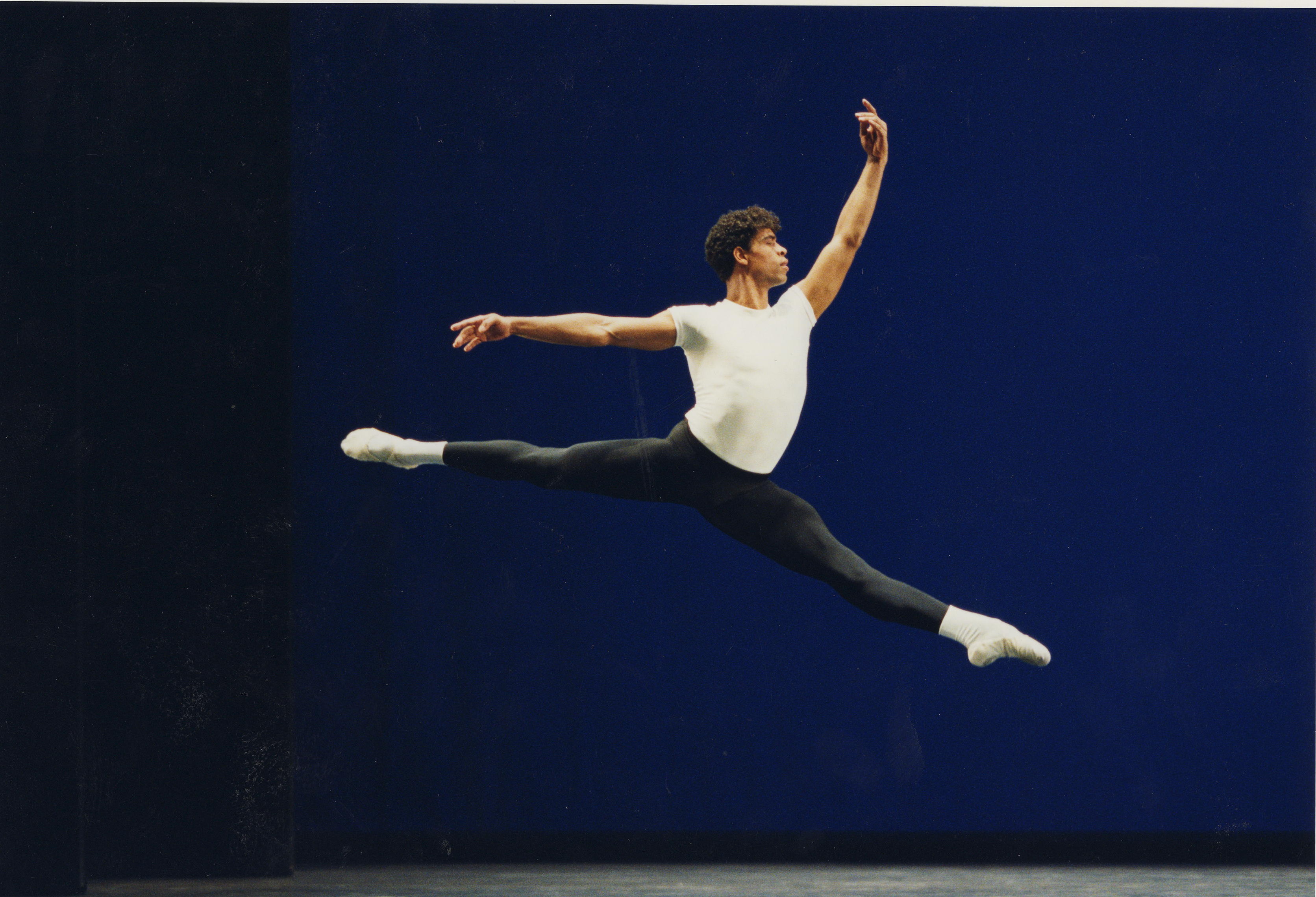 Carlos Acosta se casó en La Habana, sin paparazzis ni reporteros. En "Agón". Foto: Bill Cooper. Archivo Danzahoy.