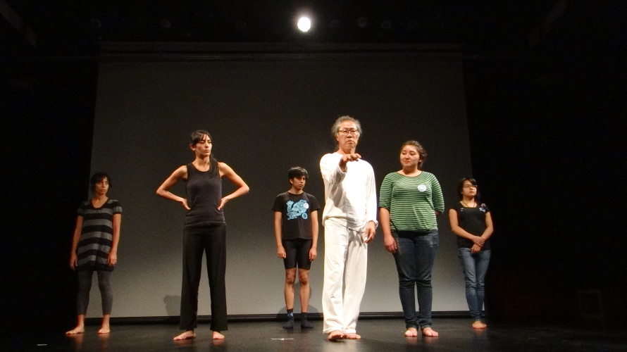 El bailarín y coreógrafo Tadashi Endo en el marco de la residencia artística que se realizó en México, dictó una conferencia magistral sobre butoh. Foto: Alfonso Loranca.