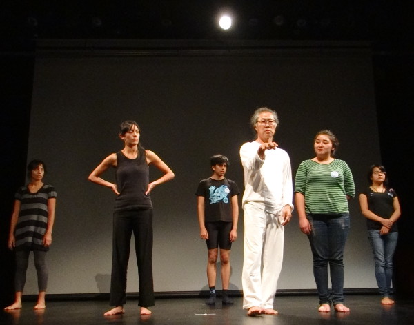 El bailarín y coreógrafo Tadashi Endo en el marco de la residencia artística que se realizó en México, dictó una conferencia magistral sobre butoh. Foto: Alfonso Loranca.