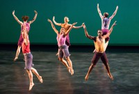 La compañía Mark Morris Dance Group presentó "Word" en el Fall for Dance. Foto: Ani Collier. Gentileza MMDG.