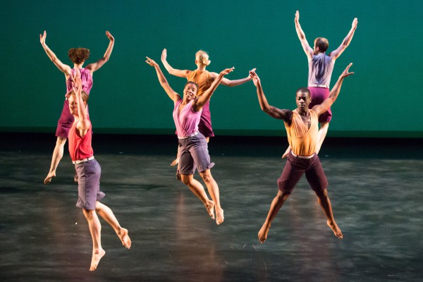 La compañía Mark Morris Dance Group presentó "Word" en el Fall for Dance. Foto: Ani Collier. Gentileza MMDG.