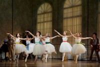 Tiler Peck y el grupo de bailarinas de "Little Dancer". Foto: Paul Kolnik. Gentileza JFKC.