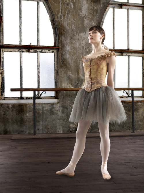 Tiler Peck, del NYCB, en "Little Dancer", en una producción del Kennedy Center que se presenta en el Eisenhauer Theatre. Foto: Matt Karas. Gentileza JFKC.