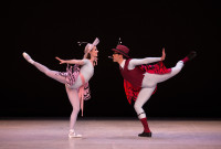 Suzanne Farrell Ballet ppresentó "The Concert", de Jerome Robbins, con Elisabeth Holowchuk y Michael Cook. Foto: Rosalie O'Connor. Gentileza JFKC.