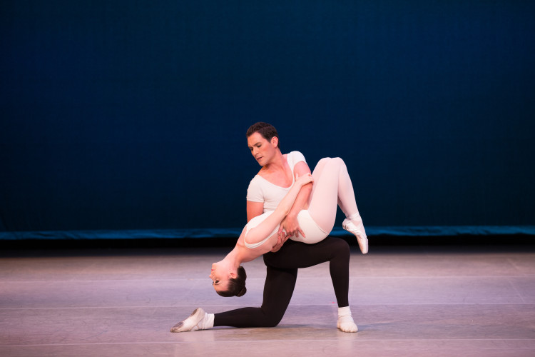 Michael Cook y Elisabeth Holowchuk en "Movements for Piano and Orchestra", en el Kennedy Center de DC. Foto: Rosalie O'Connor. Gentileza JFKC.