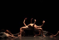 A 56 años de su fundación Danza Contemporánea de Cuba se presentó en el Teatro Mella de La Habana con dos estrenos y una reposición. Foto: Nancy Reyes. Gentileza DCC.