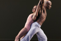 Linda Celeste Sims y Glenn Allen Sims de AAADT, en "After the Rain", de Christopher Wheeldon. Foto: Paul Kolnik. Gentileza JFKC.