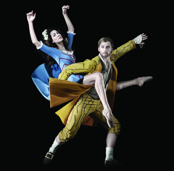 Sona Kharatian y Jared Nelson, de The Washington Ballet, en "Sleepy Hollow", de Septime Webre. Foto: Design Army y Dean Alexander. Gentileza TWB.
