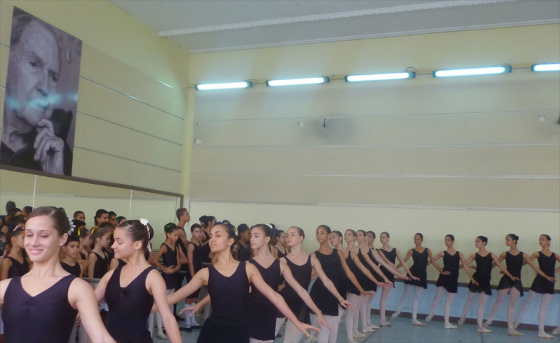 La Escuela Nacional de Ballet de Cuba lleva el nombre de Fernando Alonso desde el 28 de enero. Foto: Martha Sánchez. Especial para Danzahoy.