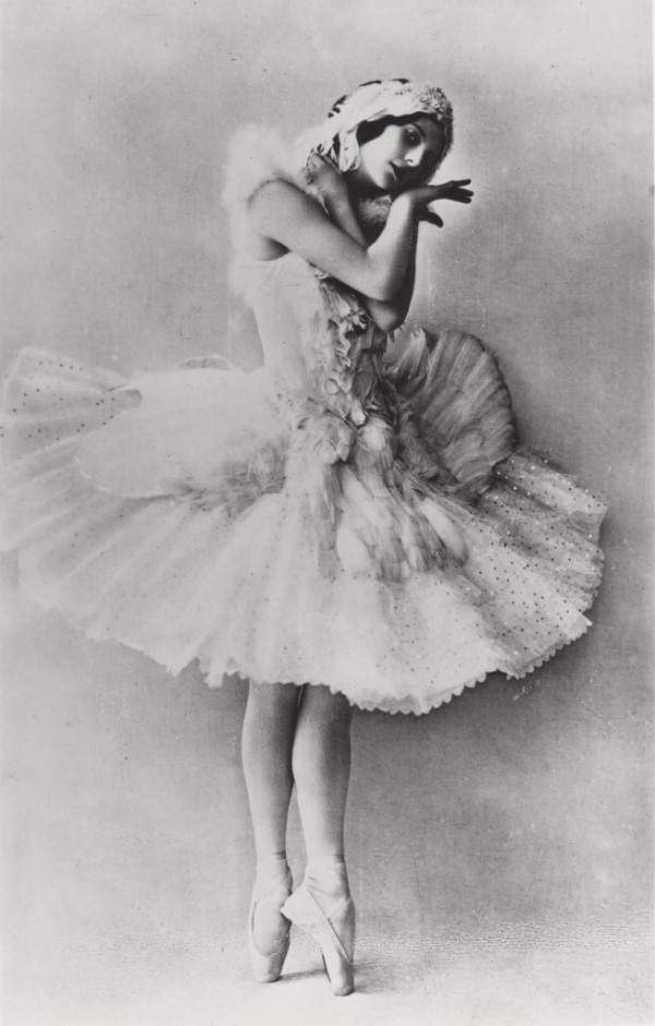 Una serie de fotos y documentos relacionados con la legendaria bailarina rusa Ana Pávlova, se exhiben en La Habana. Foto: archivo Danzahoy.