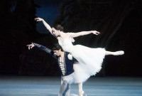 En su Giselle, Xiomara Reyes tuvo como partenaire en su despedida del 27 de mayo en el Metropolitan Opera House de Nueva York, a Herman Cornejo. Foto> Gene Schiavone. Gentileza ABT.