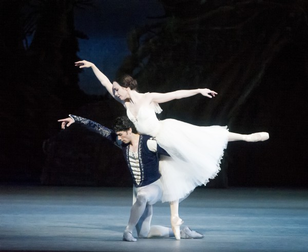 En su Giselle, Xiomara Reyes tuvo como partenaire en su despedida del 27 de mayo en el Metropolitan Opera House de Nueva York, a Herman Cornejo. Foto> Gene Schiavone. Gentileza ABT.