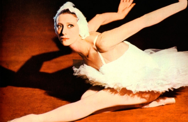 La carrera de Maya Plisétskaya empezó cuando bailó por primera vez "La muerte del cisne", obra con la que se despidió de los escenarios cuando ya tenía cerca de 70 años. Foto archivo Danzahoy.