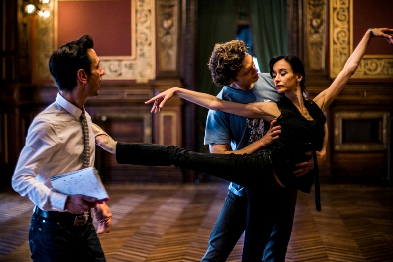 (De izda a dcha): El coreógrafo Jon Ugarriza, Marlon Dino y Lucía Lacarra en un ensayo en el Palacio Foral de la Diputación de Bizkaia. Bilbao, 16 Junio 2015. Fotografía: cortesía "The key".