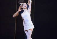 Marianela Núñez y Carlos Acosta en “Song of the Earth”, de Kenneth MacMillan, obra que el Royal Ballet presenta en Nueva York. Foto: Tristram Kenton. Gentileza RB.