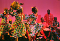 El Come Together Dance Festiva sube a escena una diversidad de grupos, entre ellos, Kùlú Mèlé African Dance & Drum Ensemble, con ritmos y danzas étnicas. Foto gentileza CTF.