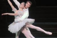 James Whiteside del ABT y Marianela Núñez del Royal Ballet of London en los protagónicos de "La cenicienta" de Frederick Ashton. Foto: MIRA. Gentileza ABT.