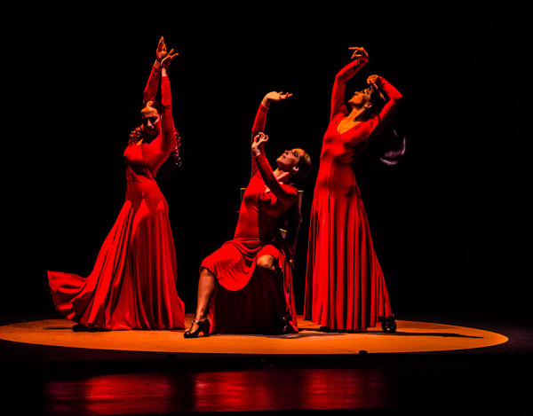 La Compañía flamenca Sara Baras presenta su espectáculo "Voces" el 9 de julio en el Festival Badasom.  