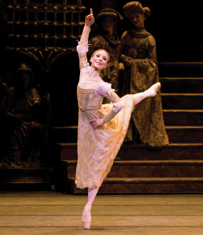 Sarah Lamb en "Romeo y Julieta", de Kenneth MacMillan, con música de Sergey Prokofiev. Foto: Johan Persson / Royal Opera House. 