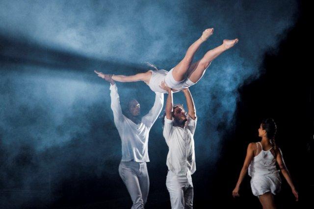 Danza Contemporánea de Cupa estrenó "Otros Caprichos", de la catalana Angels Margarit Viñals. Foto: Abel Carmenate. Gentileza DCC.