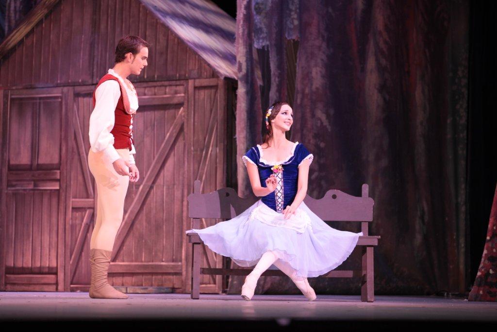 Integrantes del Ballet Nacional de Cuba presentaron "Giselle" en el Gran Teatro Alicia Alonso. Foto: Nancy Reyes.