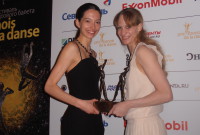 Hannah O'Neill y Alicia Amatriain compartieron el Benois a la Mejor Bailarina, en la ceremonia que tuvo lugar en el Teatro Bolshoi de Moscú, el 17 de mayo. Fotografía: gentileza de Iratxe de Arantzibia.