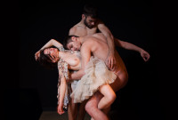 La Cía. Mery Dörp sube a la escena del Teatro del Barrio, la obra "Nude&Nacked", con coreografía de María Escobar. Foto gentileza Surge Madrid