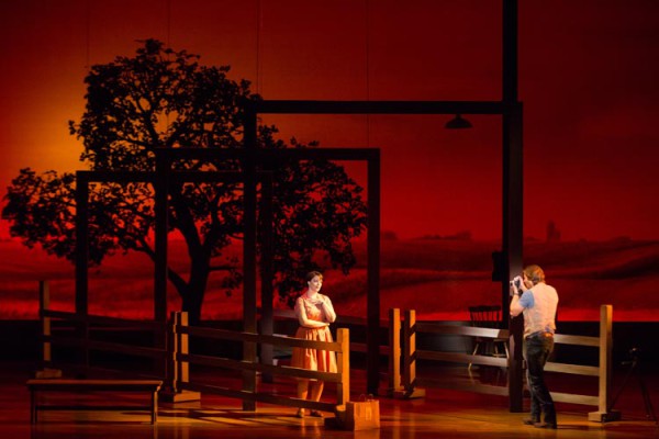 Andrew Samonsky (Robert) y Elizabeth Stanley (Francesca), protagonistas de "Los puentes de Madison" en el Kennedy Center de DC. Foto: Matthew Murphy. Gentileza JFKC.