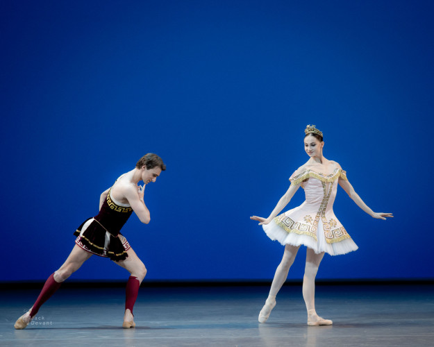 Oxana Skorik y Philipp Stepin, del Mariinsky Ballet de San Petersburgo, interpretaron el clásico "Sylvia", con el que finalizó la gala de nominados en el Teatro Bolshoi, el 17 de mayo. Fotografía gentileza de Jack Devant.