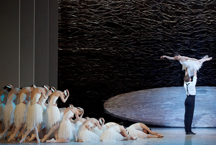 El London Coliseum acogió a The Australian Ballet con la creación de Graeme Murphy sobre el icono del ballet de “El lago de los cisnes”. Foto: Elliott Franks. Gentileza The Australian Ballet.