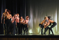 "Gen", de Yoel Gonzalez, del grupo Médula. El coreógrafo y bailarín cubano obtuvo el nuevo premio del concurso para
presentar una obra en 2017. Foto: Carlos Rafael. Gentileza Grand Prix.