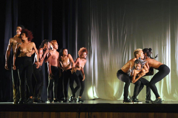 "Gen", de Yoel Gonzalez, del grupo Médula. El coreógrafo y bailarín cubano obtuvo el nuevo premio del concurso para presentar una obra en 2017. Foto: Carlos Rafael. Gentileza Grand Prix.