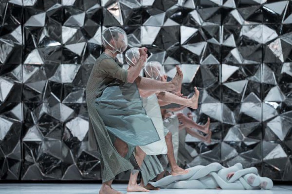 Danish Dance Theatre subió al escenario del Eisenhower Theater del Kennedy Center con "Black Diamond". Foto: Costin Radu. Gentileza JFKC.