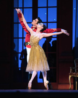 Maria Kochetkova y Joseph Walsh, son los protagonistas de "Cenicienta" en la verión de Christopher Wheeldon para el San Francisco Ballet. Foto: Erik Tomasson. Gentileza JFKC.