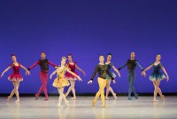 El Suzanne Farrell Ballet en "Danses Concertantes", de George Balanchine. Foto:  Paul Kolnik. Gentileza JFKC.