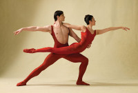 Tamás-Krizs y Sona-Kharatian de The Washington Ballet en "Fives", en el Kennedy Center. Foto: Dean Alexander. Gentileza TWB.
