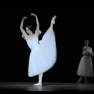 María Kochetkova (San Francisco Ballet) y Joaquín de Luz (New York City Ballet) bailarán el pas de eux de "Giselle". Foto: Erik Tomasson. Archivo Danzahoy.