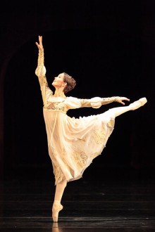 Maria Shirinkina en el rol de Julieta, en la versión del clásico de Shakespeare creada por John Cranko. Foto: Wilfried Hösl. Gentileza del BB. 