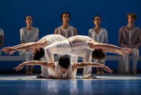 "El Mesías", obra de Mauricio Wainrot, interpretada por el Ballet Contemporáneo del Teatro San Martín. Foto archivo Danzahoy.