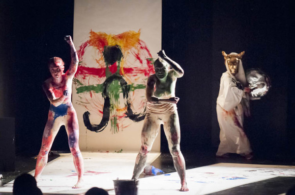 Anabella Lenzu/DanceDrama presenta en Nueva York el espectáculo "En búsqueda de la felicidad" en Bernie Wohl Arts Center. Foto Todd Carroll. Gentileza AL