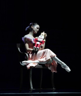 Chanell Cabrera, como Clara, de brillante baile y convincente interpretación de un personaje clave en “Cascanueces”. Foto: Nancy Reyes. Gentileza NR.
