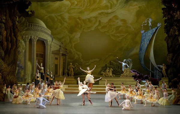 El Ballet Estable del Teatro Colón, repone la versión de "Sylvia", de Sir Frederick Ashton. Foto: Arnaldo Colombaroli. Gentileza Teatro Colón.