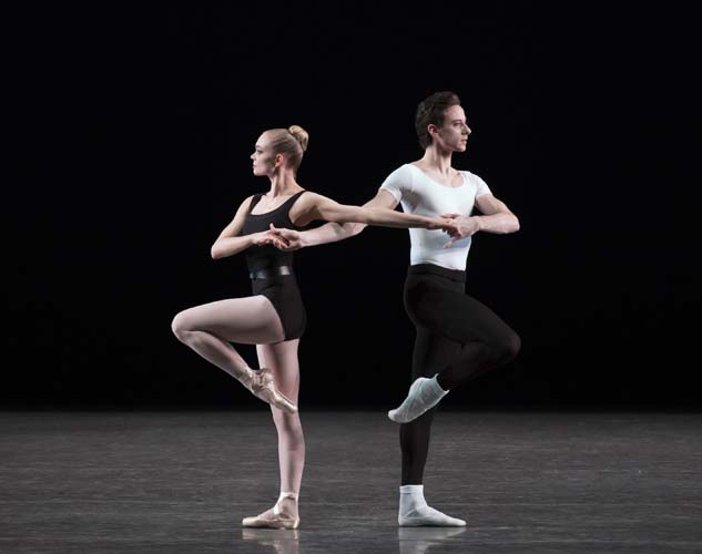 El NYCB llevó al Kennedy Center uno de los clásicos de George Balanchine, “The Four Temperaments”, obra estrenada por primera vez en 1946. Foto: Paul Kolnik. Gentileza JFKC.