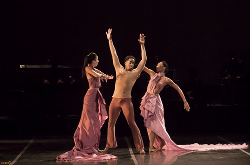 Estreno mundial de “Latido”, de Lizt Alfonso, en la Sala García-Lorca  del Gran Teatro de la Habana, por integrantes de Compañía Lizt Alfonso Dance Cuba. Foto: Buby. CLADC.