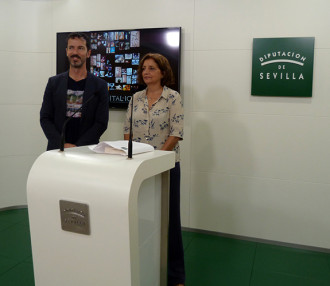 Hervé Kombi y Victoria Guzmán en rueda de prensa el 6 de julio en la Sede de la Diputación de Sevilla. Foto gentileza Festival Internacional de Danza de Itálica.  