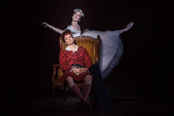 “La Sylphide”, en versión coreográfica de Bernard Courtot de Bouteiller, tendrá a Ludmila Pagliero y a Gregoire Lansier en los roles protagónicos. Foto gentileza Ballet del Sur.