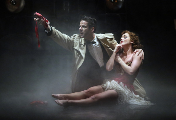 Marcelo Gomes y Ashley Shaw, en “The Red Shoes”, de Matthew Bourne, estreno en DC de New Adventures. Foto: Lawrence Ho. Gentileza JFKC. 